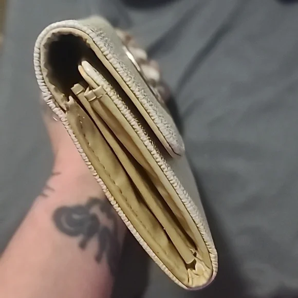 Michael Kors Wallet - Picture 4 of 9